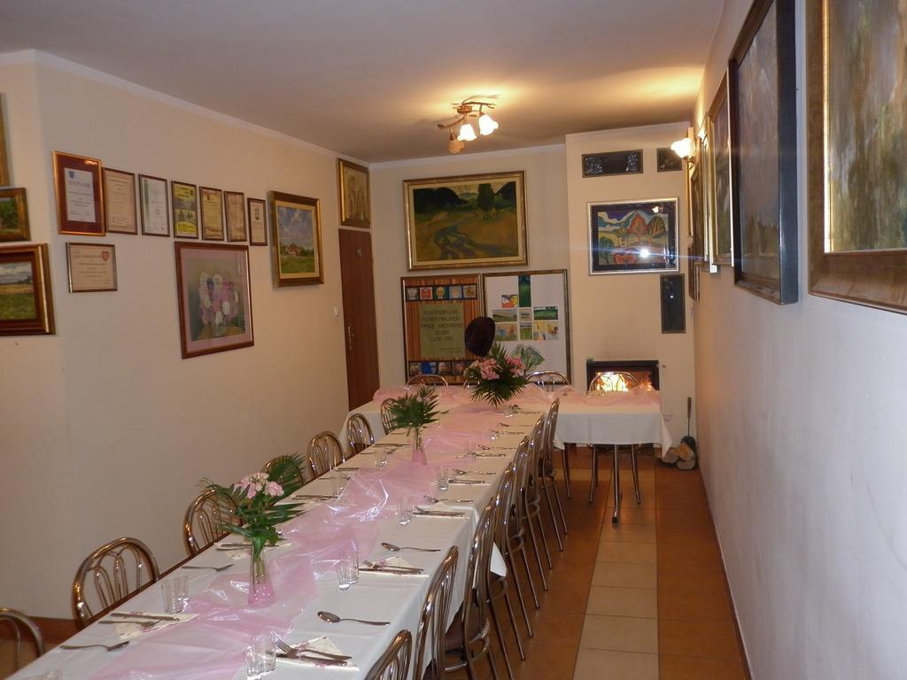 Gospodarstwo Agroturystyczno-edukacyjne Gratka Celiny (Gmina Rakow, Kielce)